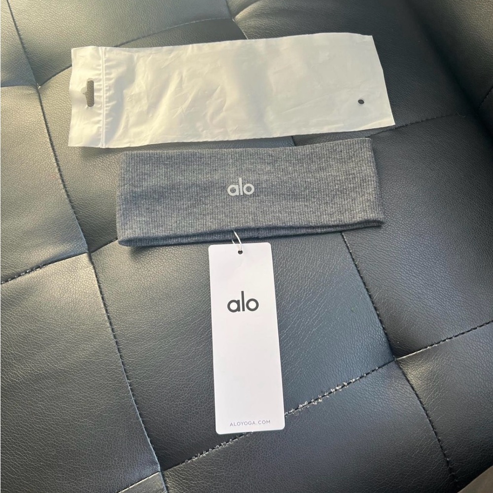 ALO Yoga Gray Ribbed Stretch Headband